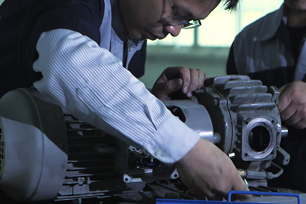 租賃與服務 租賃與服務