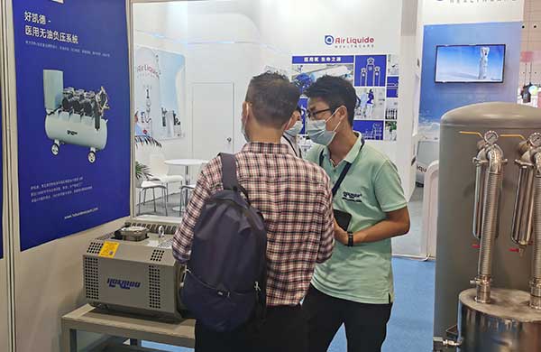 醫(yī)療建設(shè)展的驚喜之一：某市醫(yī)院采購負責人劉總最終簽下醫(yī)療負壓吸引系統(tǒng)采購合同